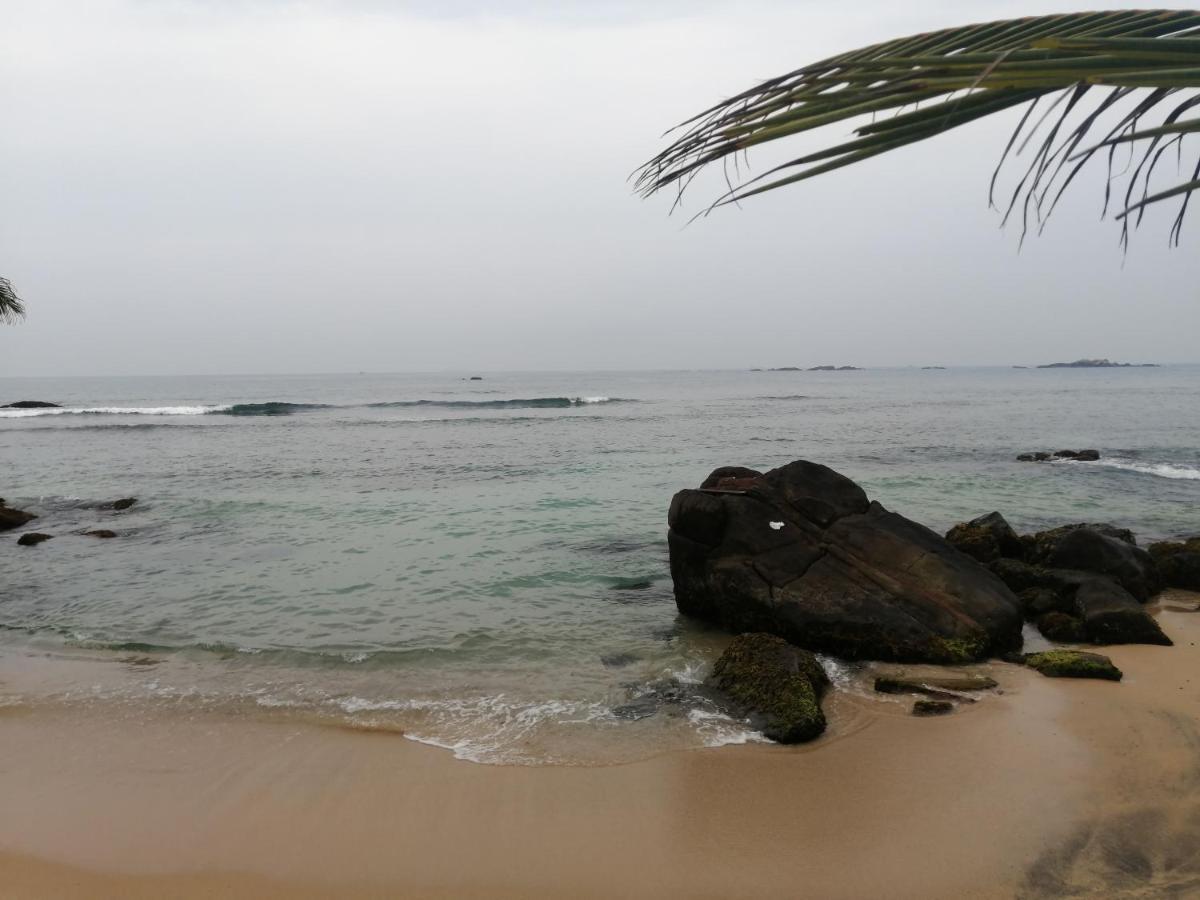 Happy Beach Villa Resort Unawatuna Dış mekan fotoğraf