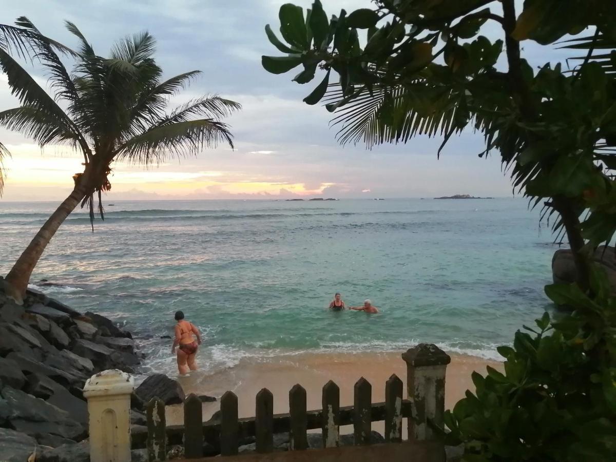 Happy Beach Villa Resort Unawatuna Dış mekan fotoğraf